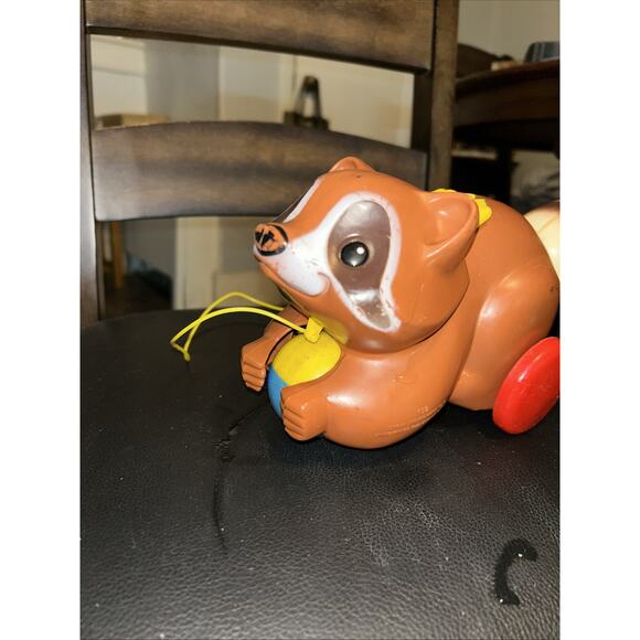 Vintage 1979 Fisher Price 172 Roly Raccoon Pull Toy Bushy Tail Yellow Bow Brown - Picture 3 of 8